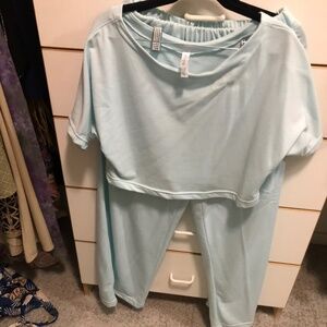 🌺Adorable cozy,  light blue crop top and pants 🌺